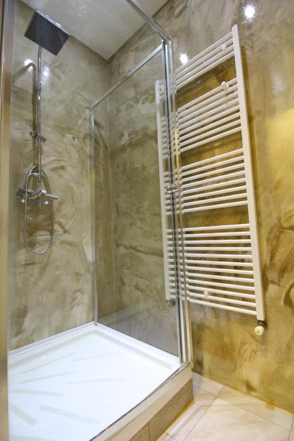 Private Quad Bedroom With Bathroom Rf3 Wien Exteriör bild